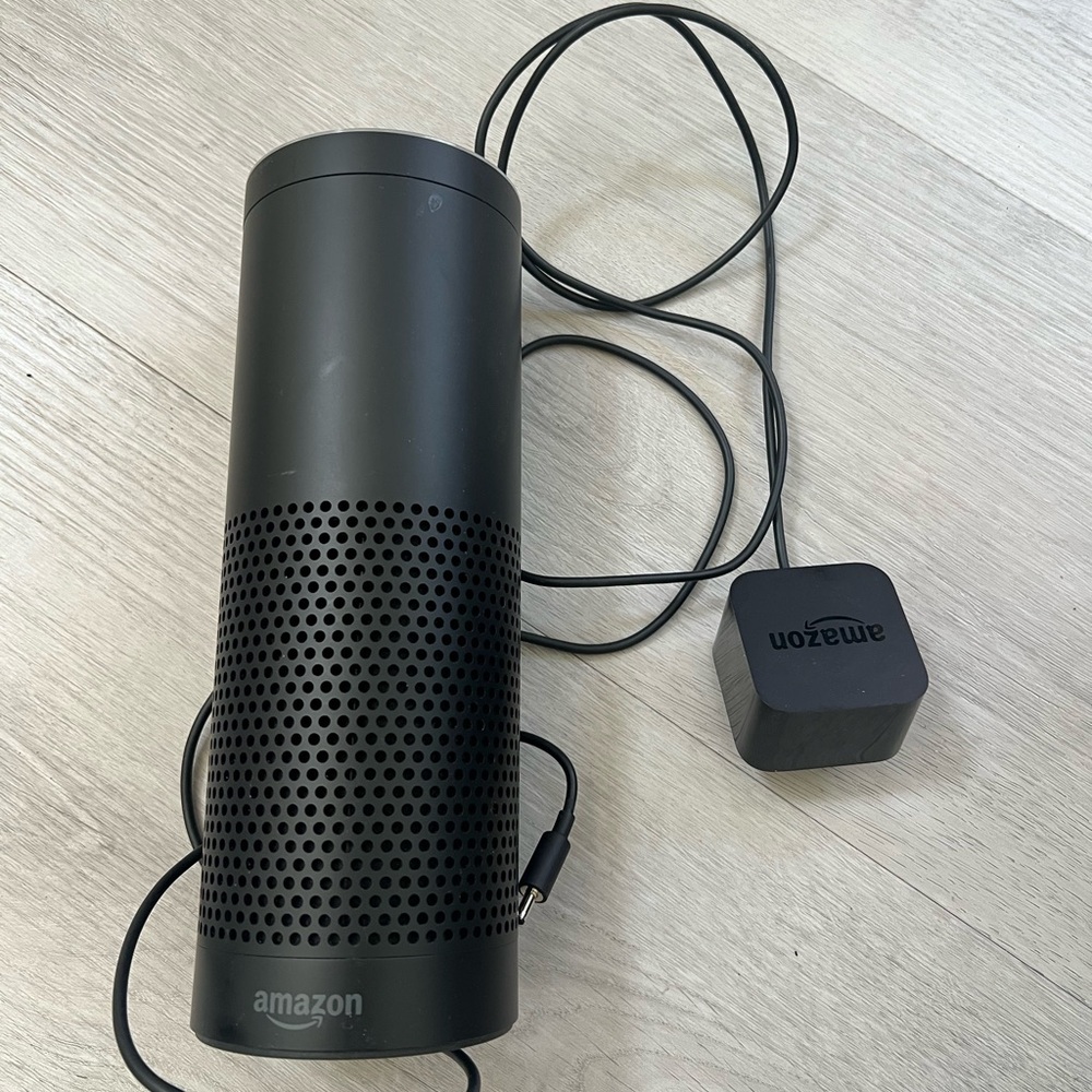 SOLD Amazon Alexa sk705di